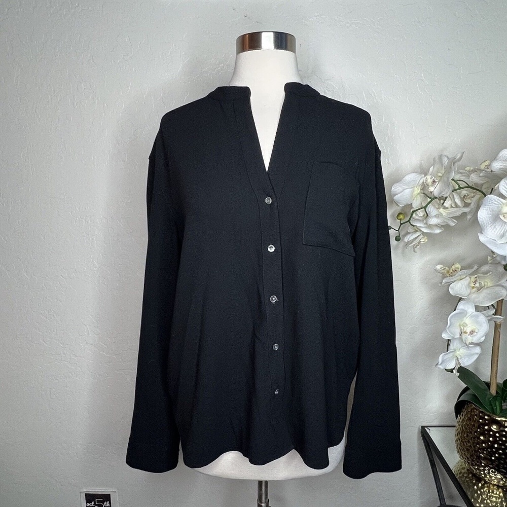 Standard James Perse Collarless Pocket Shirt in black size 3 L